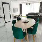 Luxury Two-bedroom At Four Seasons Life 2 16-b Apartment