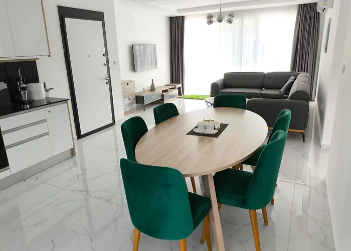 Luxury Two-bedroom At Four Seasons Life 2 16-b דירה